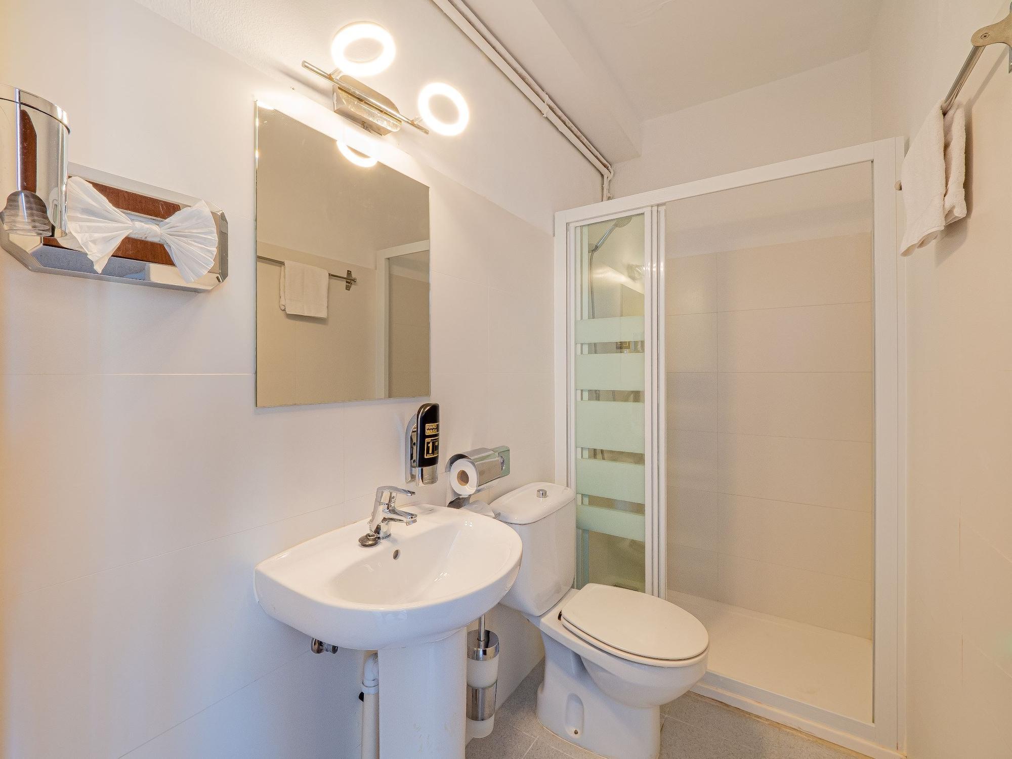 Hostal Port Corona Кала Ратхада Екстериор снимка