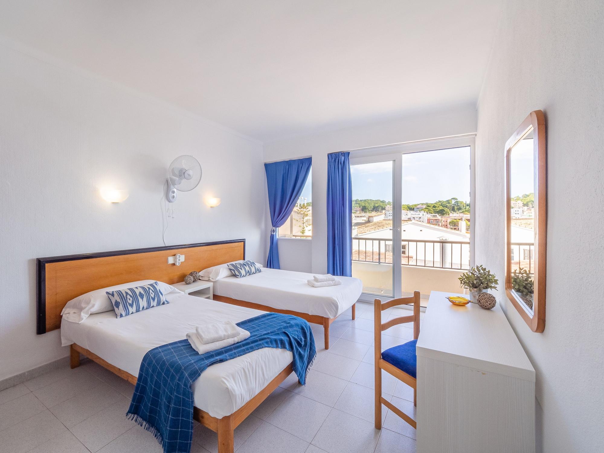 Hostal Port Corona Кала Ратхада Екстериор снимка