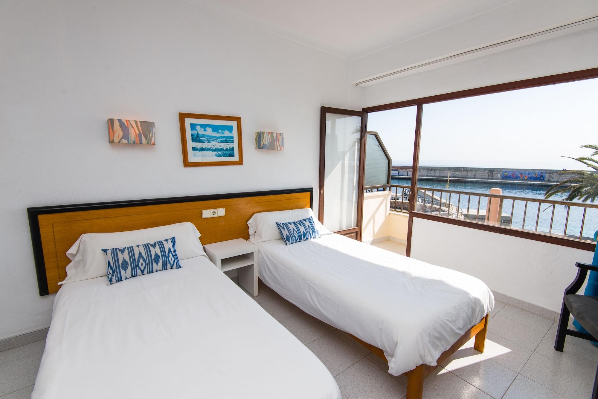 Hostal Port Corona Кала Ратхада Екстериор снимка