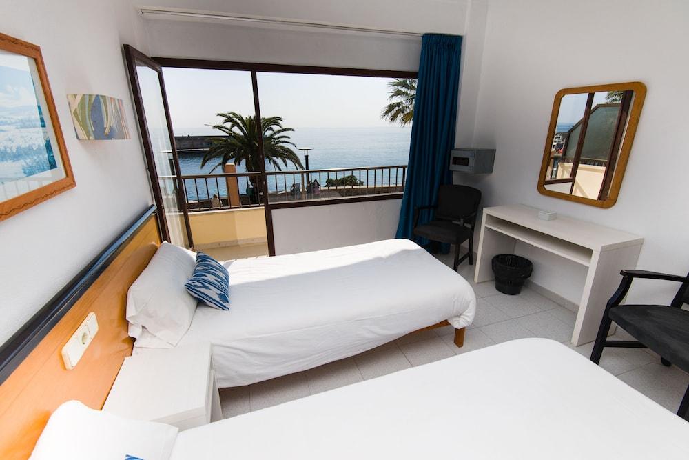 Hostal Port Corona Кала Ратхада Екстериор снимка