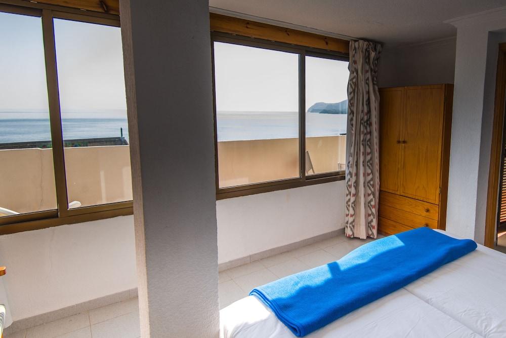 Hostal Port Corona Кала Ратхада Екстериор снимка