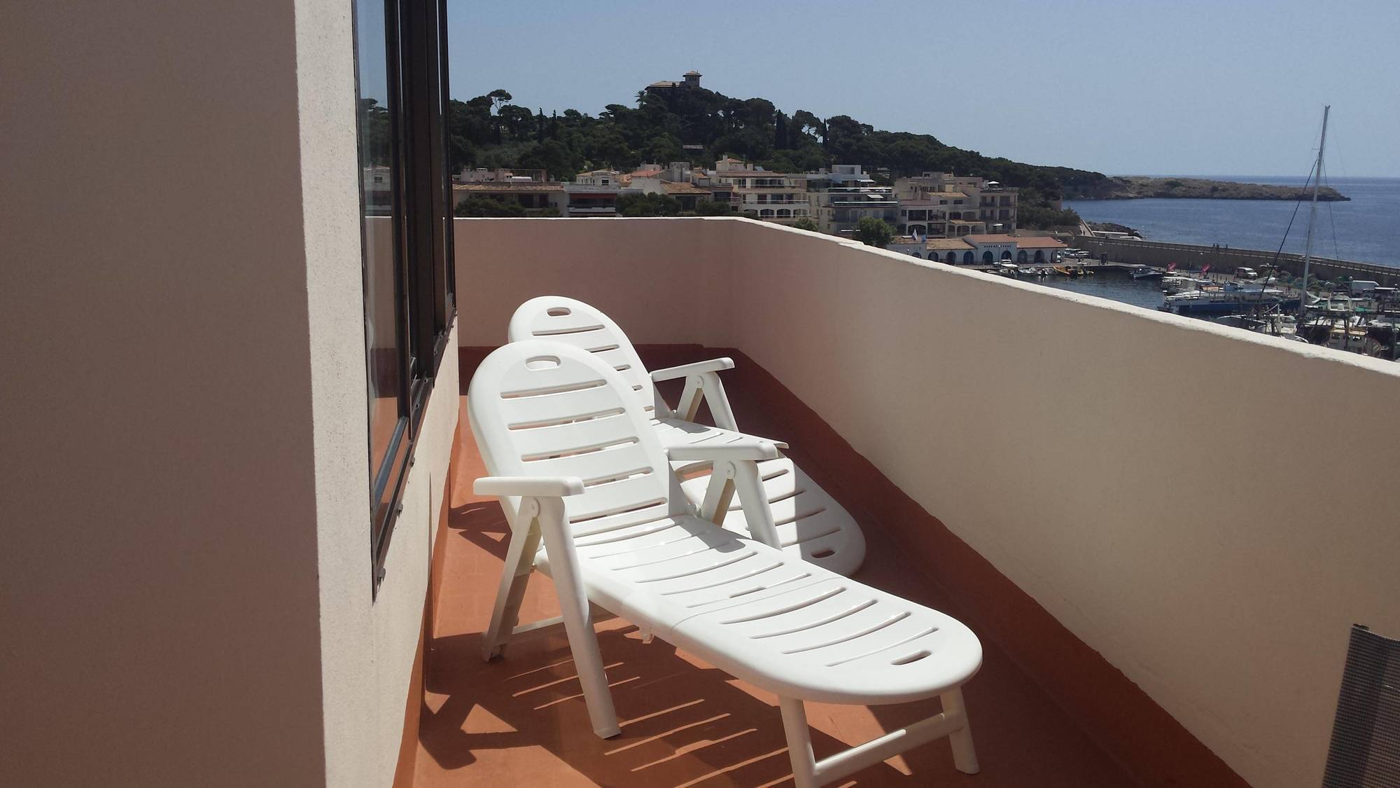 Hostal Port Corona Кала Ратхада Екстериор снимка