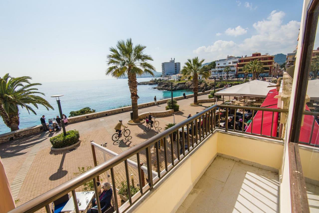 Hostal Port Corona Кала Ратхада Екстериор снимка